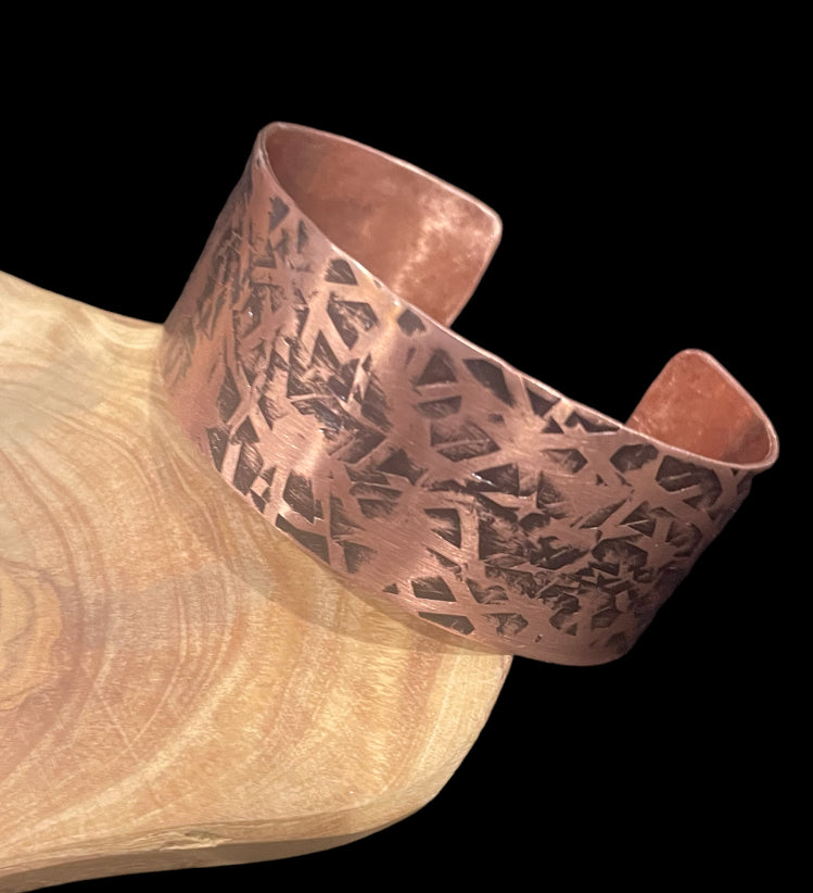 Wide Copper Bracelet “Black Ridged”